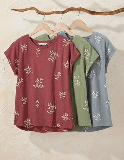 Tops, T-Shirts & Shirts
